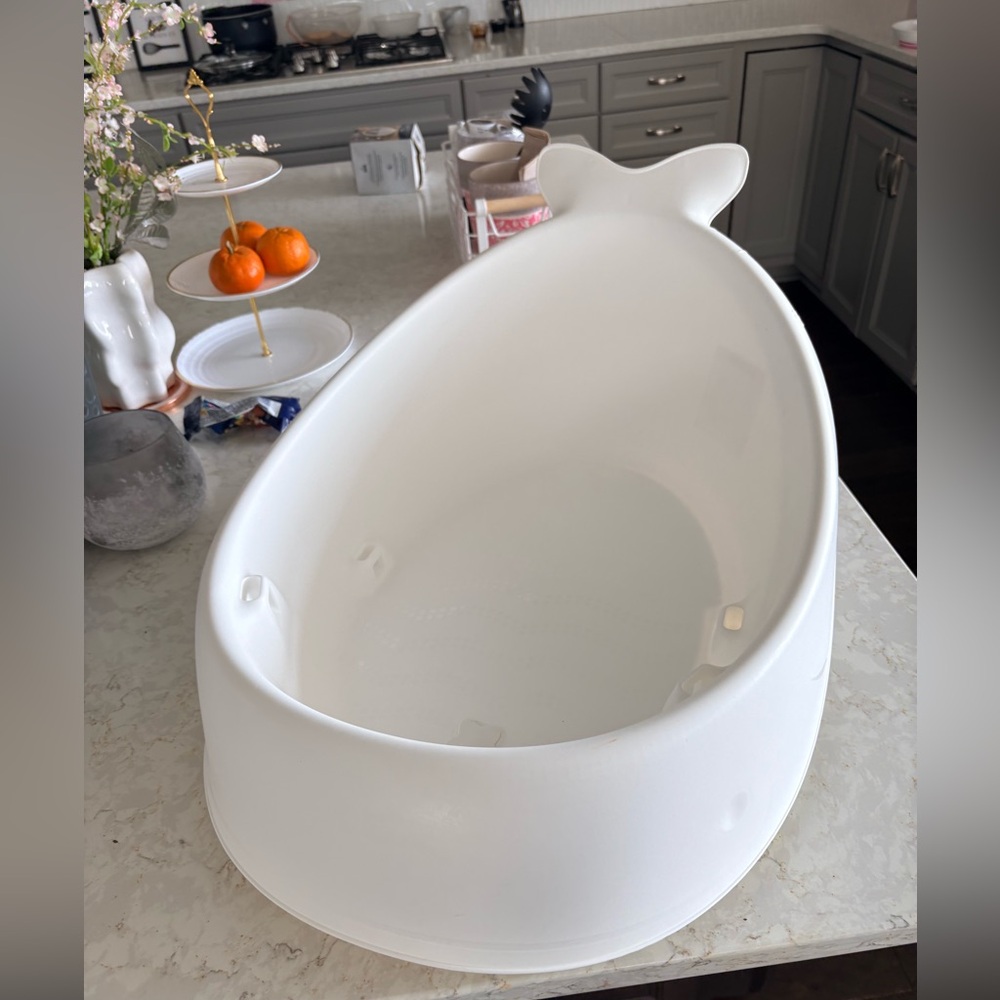 Skip Hop Whale shape infant baby bath tub